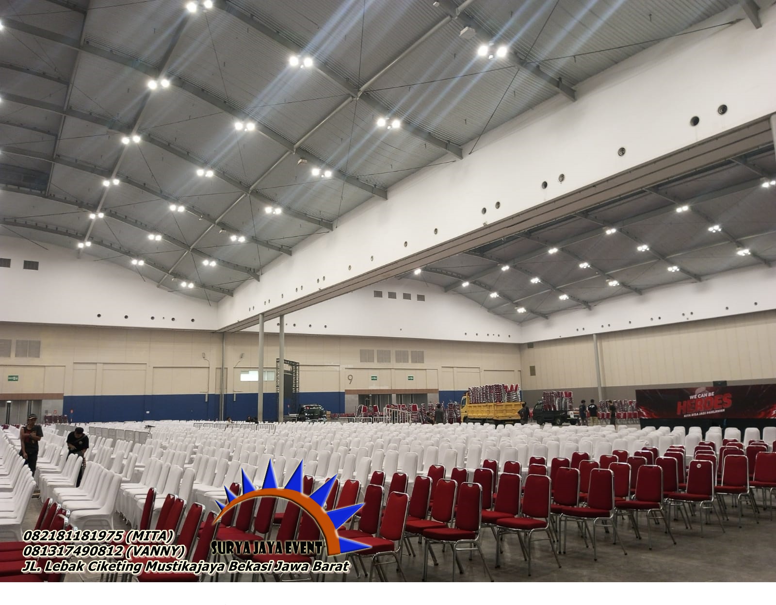 Rental Kursi Susun Cover Putih Mewah Depok