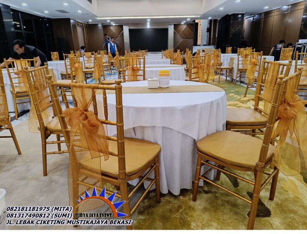 Sewa Kursi Warna Putih Type Tiffany Kayu Jakarta