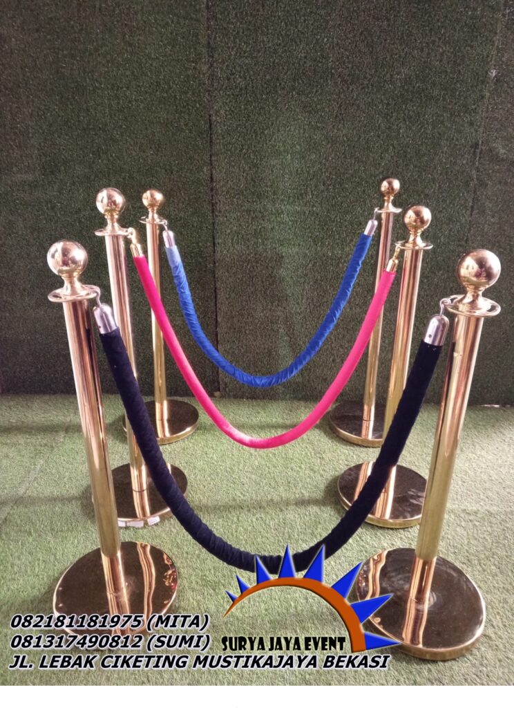 Sewa Tiang Pembatas Antrian Gold Tali Bludru di Jakarta