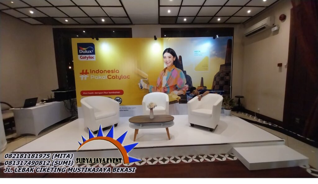 MENYEWAKAN SOFA OVAL PUTIH WILAYAH BEKASI