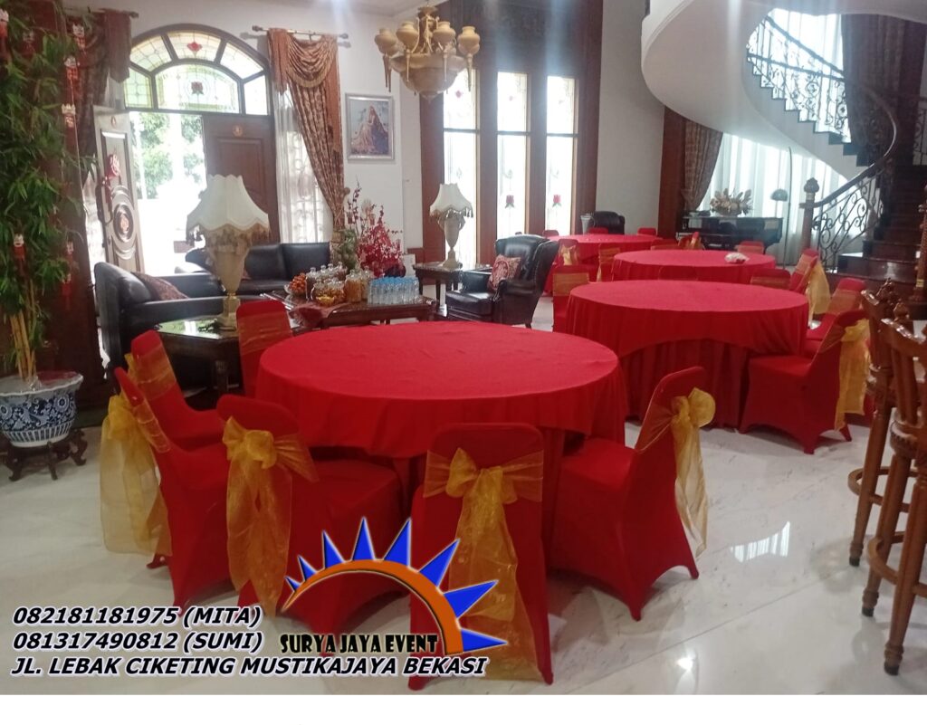Sewa Meja Kursi Cover Tema Merah Gold Di Jakarta