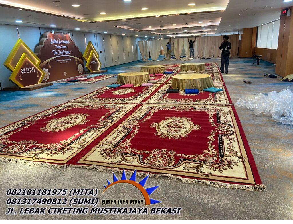Rental Permadani Merah Dan Meja Lesehan Bulat di Jakarta