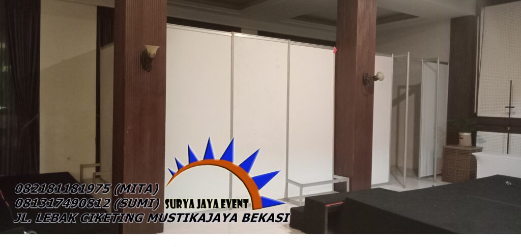 Sewa Partisi Skat Putih Dan Hitam di Jakarta