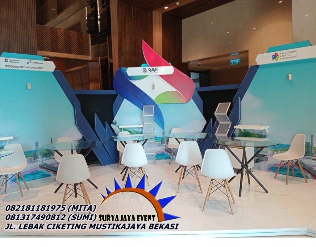 SEWA KURSI DAN MEJA TAMAN KAYU COKELAT WILAYAH JAKARTA 